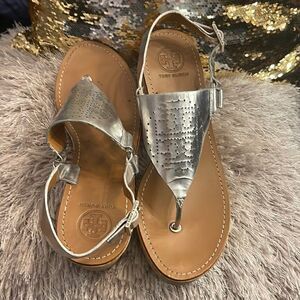 Sz 10 tory burch metallic silver thong wedge sandals